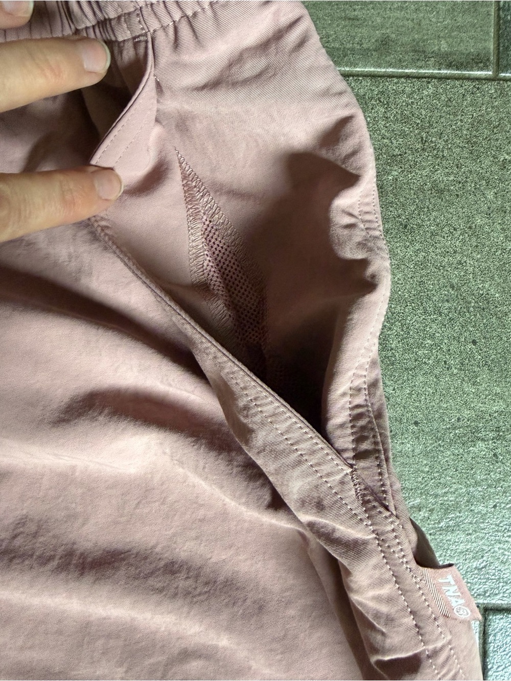 Aritzia TNA Sawyer Pant Dusty Rose Wide Leg Recycled Nylon Size M - Picture 9 of 12
